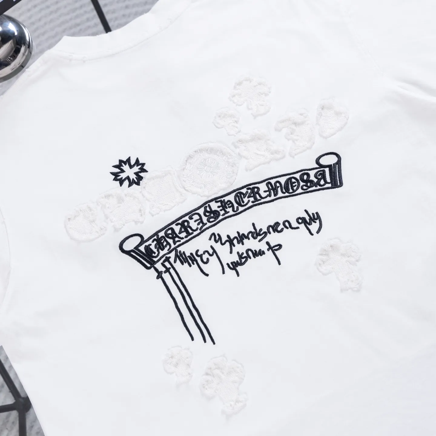 110 Chrome Hearts 26ss New Arrival T Quality T ， ， 。 ， Versatile ， 。 ， ； ， ， 。 ， Same Style， ， Retro ，Versatile ， 。 Chrome Hearts（ ） ， ， ， ， Premium 。 Size：S—XL ：Black White